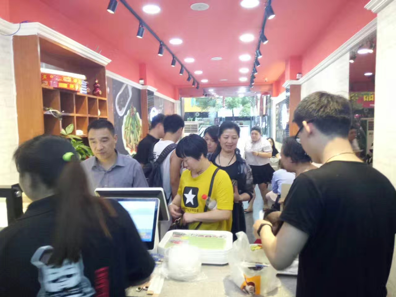 勾魂凉皮美味出众实力名企保驾护航(图1) 勾魂凉皮美味出众实力名企保驾护航